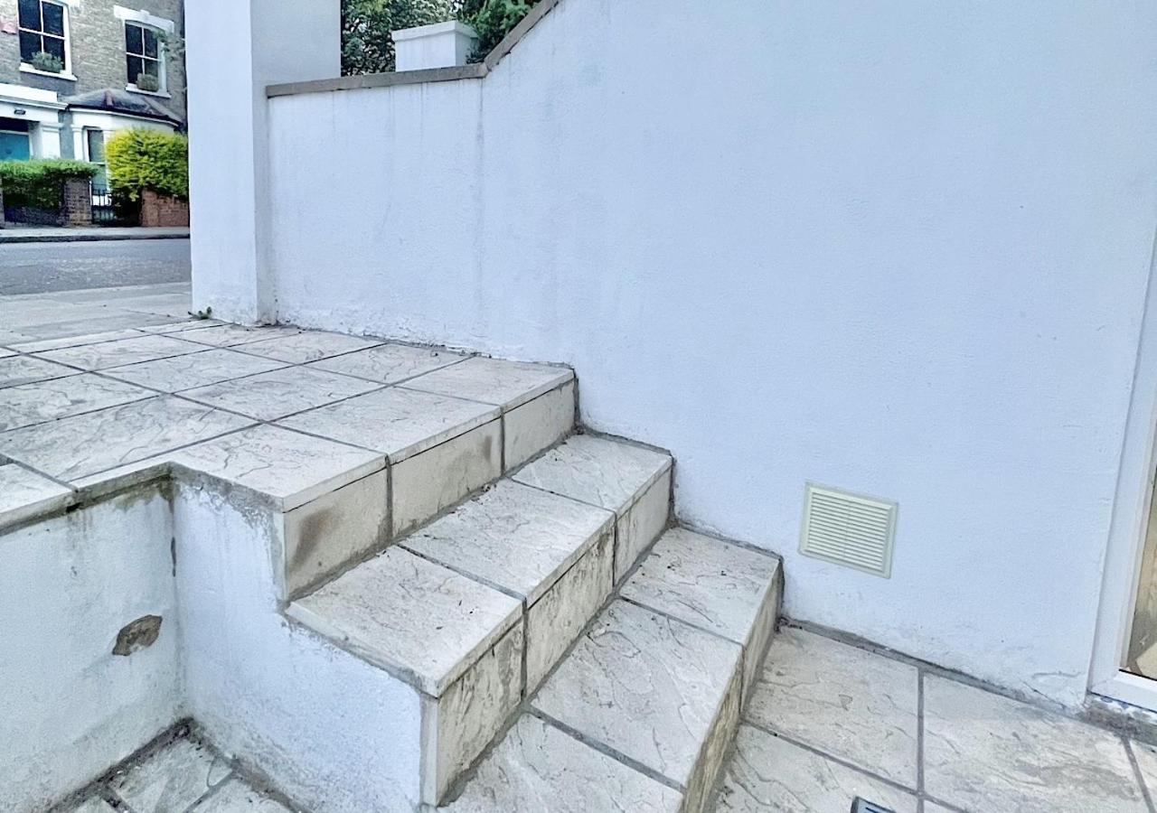 Charming 3-Bed Flat In Shepherds Bush - Sleeps 9 Londen Buitenkant foto