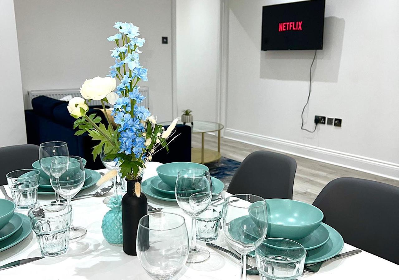 Charming 3-Bed Flat In Shepherds Bush - Sleeps 9 Londen Buitenkant foto