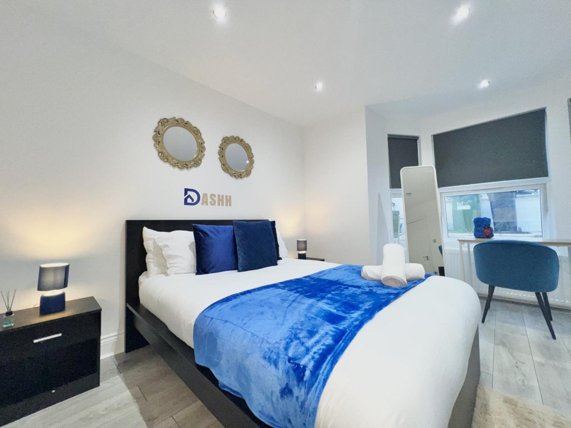 Charming 3-Bed Flat In Shepherds Bush - Sleeps 9 Londen Buitenkant foto